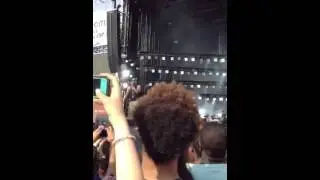 Usher with crutches performing