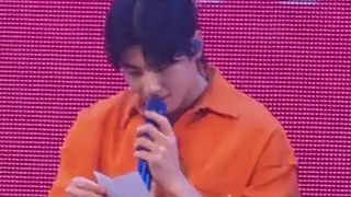 2023.07.02 Dunkin Fan meeting in Manila | Cha Eunwoo trying to read Fan's long letter