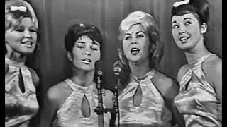 Квартет “Советская песня“. Девчонки танцуют на палубе