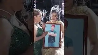 Su hermano la acompaño en su vals 🤧❤