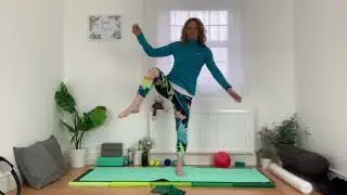 Day 3 of A Fab 5 Day Gentle Mobility Challenge | Ankle, Knee and Hip Mobility | Tanya Ross
