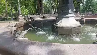 Kyiv, fontaine sur la colline Volodymyrska
