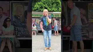 Володимир Вермінський співає у Трускавці 