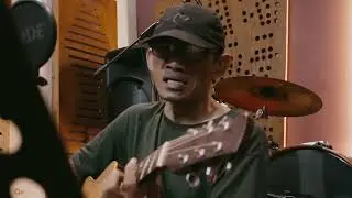 Doni Fals - Manusia 1/2 Dewa ( Cover ) Live #musica #iwanfals #manusiasetengahdewa #cover #shorts