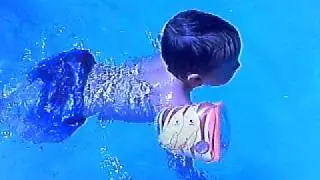 Daniel in Pool