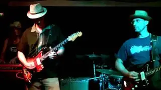 Frankie & The Pool Boys: Teke Teke Teke