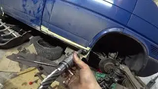Fixing a massive VW T4 steering rack leak. Replacing the steering rack repair kit yourself.