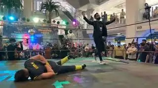 Guy hits a guy with a cricket bat in a shopping mall | WWE Pakistan