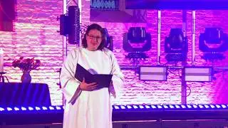 Farbenfrohe Licht-Andacht in der Epiphanias-Kirche Destedt