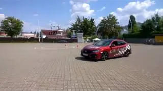 Новая Honda Civic Sport Plus делает змейку
