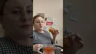 Работать - это не моё! Вот жрать - это да, это ко мне пожалуйста 😝🍰 