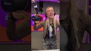 Feels sexy being a radio host!!! You can hear me every saturday and sunday at Radio Topp 40 💕💅🏻