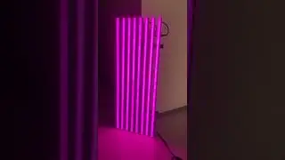 縦置きのバーティカルな演出も最適！DMX Media Bar Black Dome