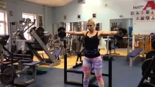 Екатерина Чаус : дроп-сет на плечи.