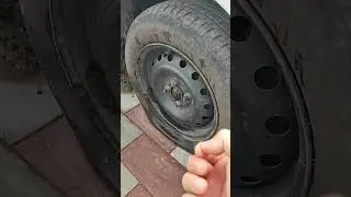 Соседка спускает колеса