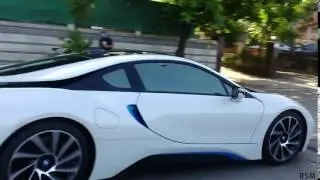 Sachin tendulkar driving his i8 (sorry for the bad quality)