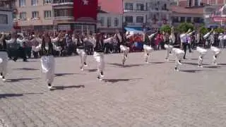 Yakakent Anadolu Lisesi Folklor Ekibi 19 Mayıs 2013 Gösterisi