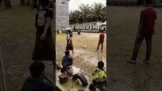 Pertandingan bola antar kamar