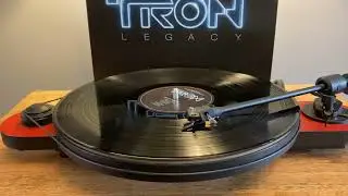 Daft Punk TRON LEGACY Vinyl Rip