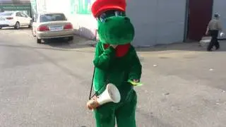 Динозаврик гуляет