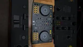 Pioneer DDJ FLX4 goes into disco mode while you cook gyros!
