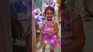 Дед играет, Алиса танцует. 3 годика племяннице