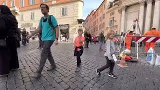 Trevi Fountain look around