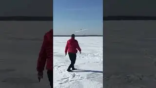 Тест «Риг 360» самолёт запускаем с рук.