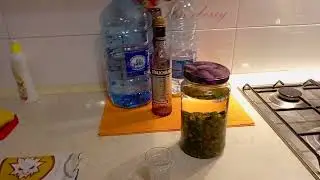 #Народная медицина - настойка зелёных шишек сосны на водке