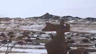 “冬日里的阳关雪景，大家还是第一次见吧” 河西行一眼千年  2024甘肃文旅第一缕阳光  人类敦煌心向往之