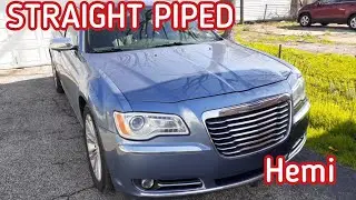 Straight Piped Chrysler 300c 5.7L Hemi Fly By