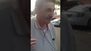 Дядька рассказывает анекдот
