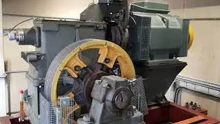 Schindler W58 VF-drive mod traction elevator machine 1979