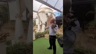 Ele é exaltado