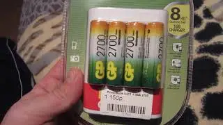 Who uses what kind of battery for Garmin Astro 320?