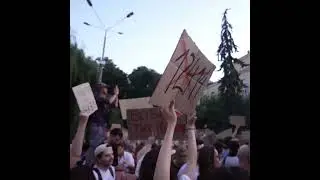 «Джерелом влади є люди з картонками». Акція проти скасування незалежності антикорупційних інституцій