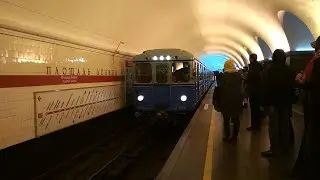 Выход ретропоезда с пассажирами на линию