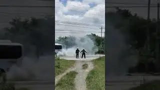 Pampasaherong mini bus naglabas ng malakas na usok
