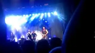 Austin singing U to the U girl