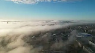 Тырган с высоты осенний в тумане