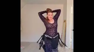 Cassandra Fox Dancing to 