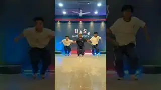 kashmir main tu kanyakumari 😃 | Yonik  Choreography | ft. Harsh & Tapno 