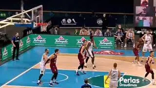 Thomas Walkup alley oop to Joffrey Lauvergne