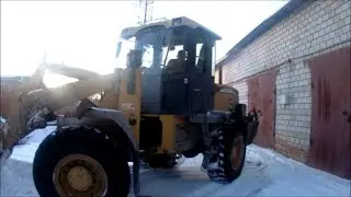 перед новым годом гоняю на погрузчике лужи