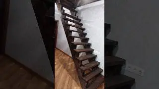 Лестница на 2 этаж🏡своими руками из цельного дерева🪵. Продолжение следует 👌 #жизньвдеревне #лестница
