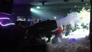 Пенная вечеринка в клубе 