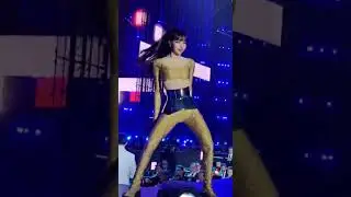 Lisa performance at PIÈCESJAUNES2024 #lisa #money
