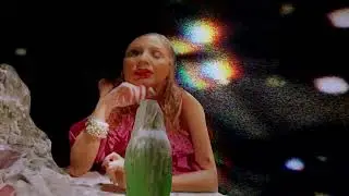 Cobras na sua Mesa - Luiza Lian (Visualizer)