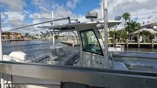 28 Boston Whaler 280 Outrage 2009 Walk Around