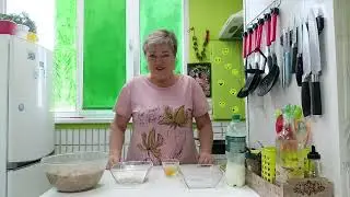 Сочные котлеты, спагетти с подливкой на гарнир.